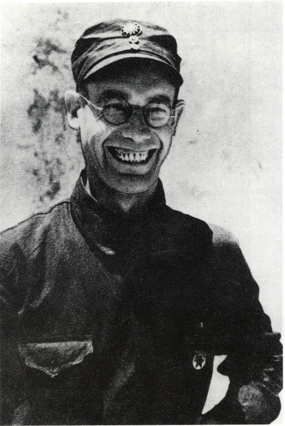 李德（1900—1974），原名奥托布劳恩（Otto Braun），德国人。共产国际派驻的军事顾问。他推行单纯防御的军事路线，使红军在反“围剿”作战中连连失利