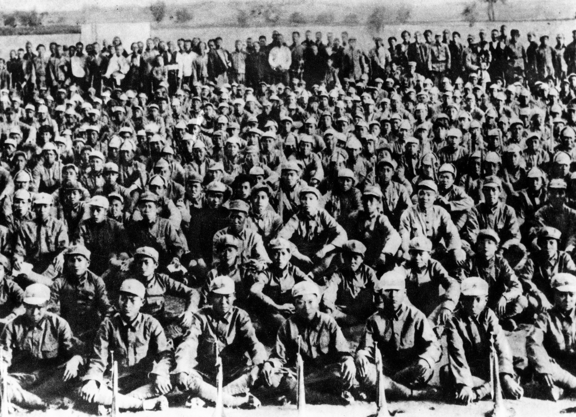 红四方面军1935年3月离开四川开始长征，1936年10月在甘肃会宁与红一方面军会师，胜利结束长征。这是到达陕北后的红四方面军一部分指战员